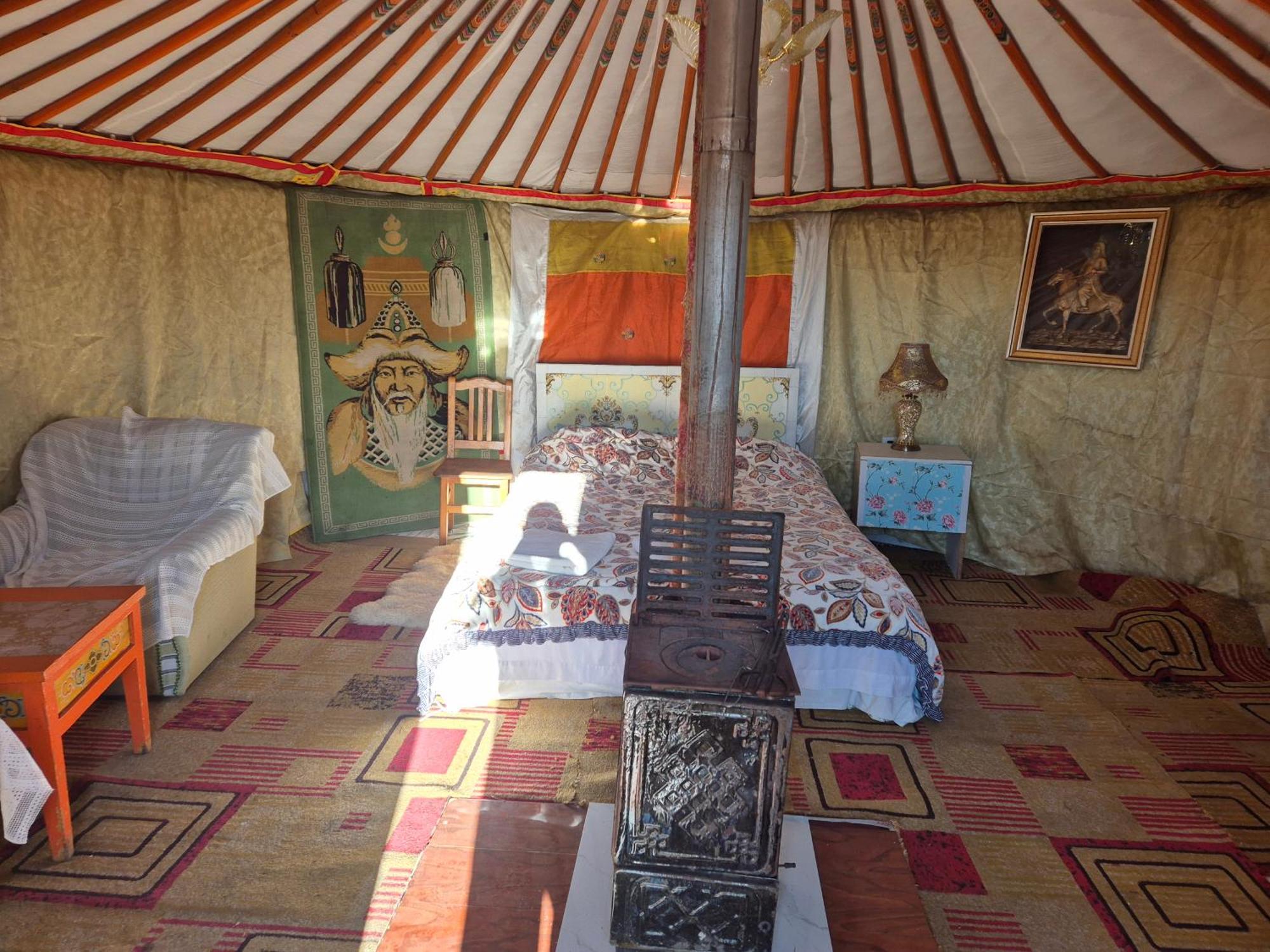 Gana'S Guest House And Tours Ulan Bator Exteriör bild